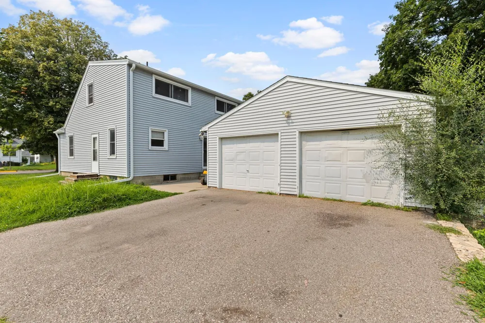 802 Center Street North Mankato, MN 56003