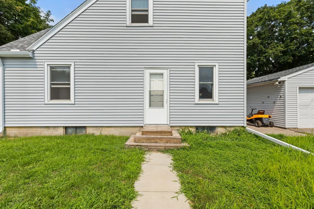 802 Center Street North Mankato, MN 56003
