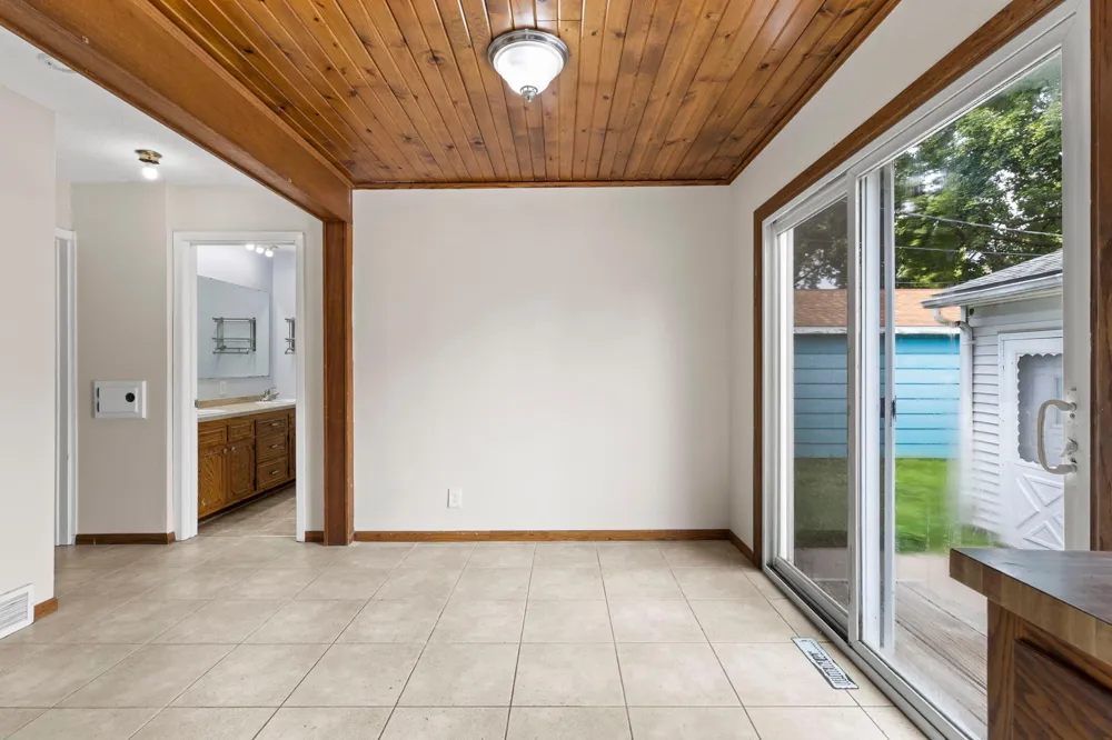 802 Center Street North Mankato, MN 56003