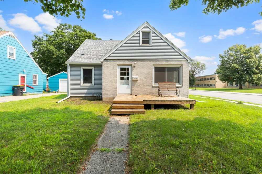 802 Center Street North Mankato, MN 56003