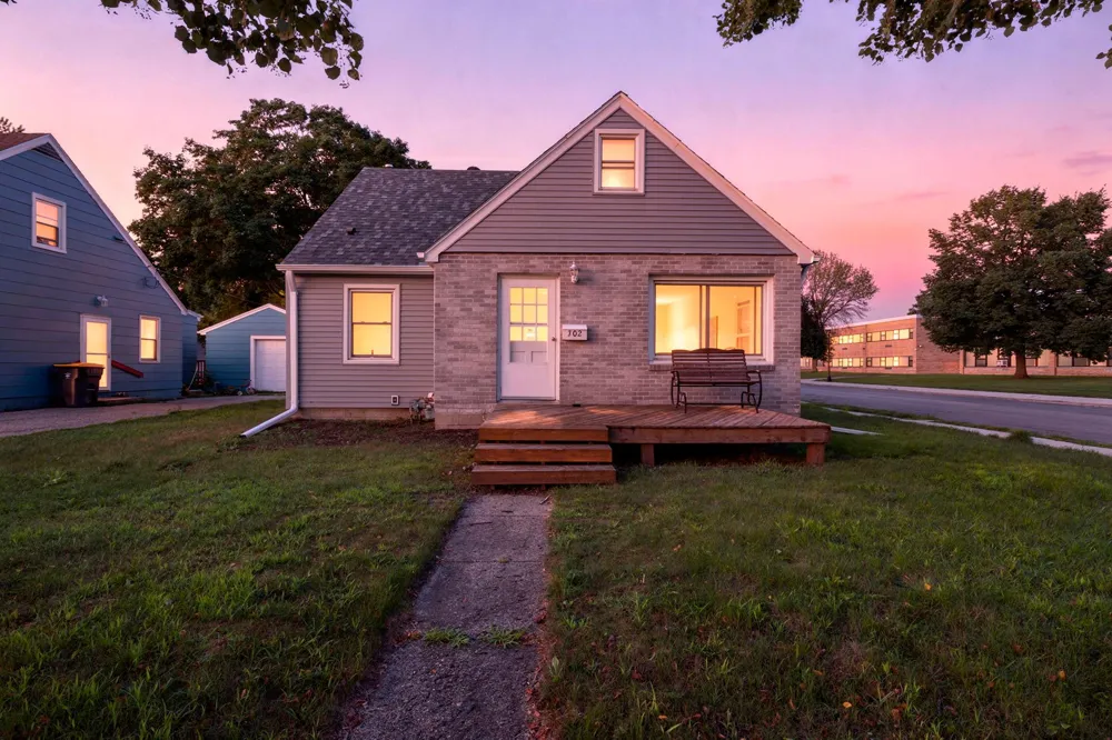 802 Center Street North Mankato, MN 56003