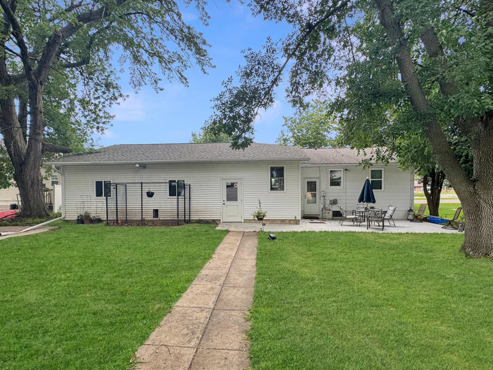 2749 Juniper Avenue Slayton, MN 56172