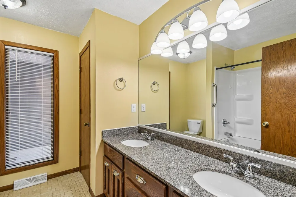 3370 191st Lane NW Oak Grove, MN 55303