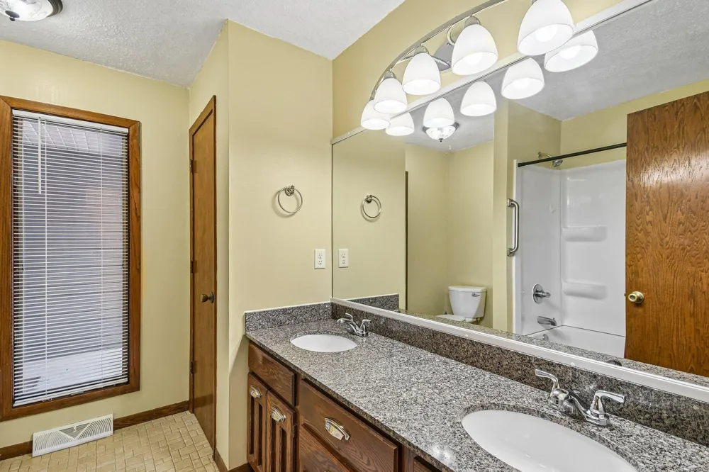 3370 191st Lane NW Oak Grove, MN 55303
