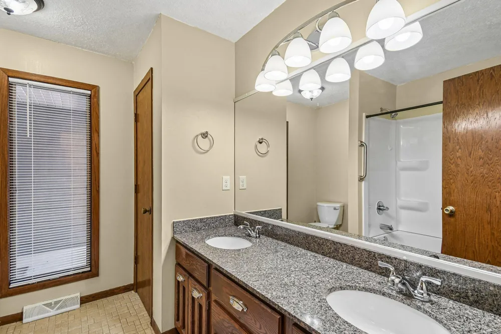 3370 191st Lane NW Oak Grove, MN 55303