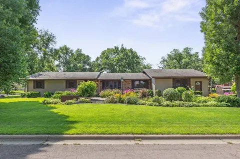 830 Reeds Lane