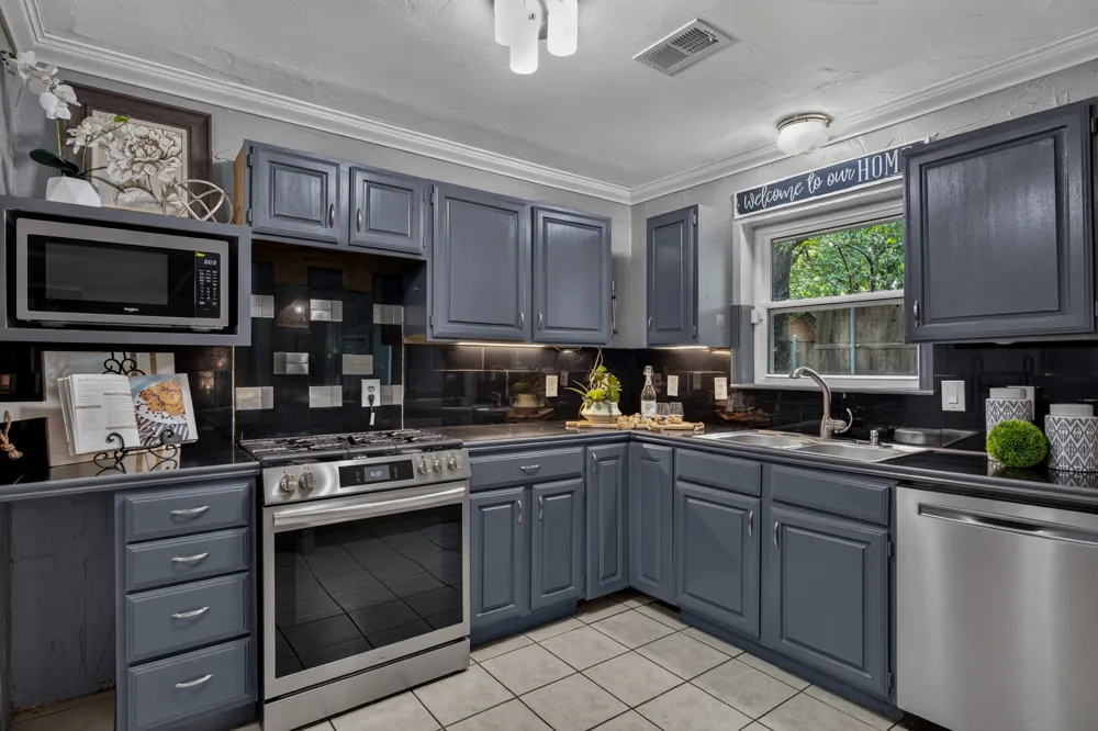 149 Redwood Drive Highland Village, TX 75077