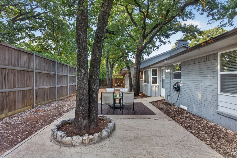 149 Redwood Drive Highland Village, TX 75077