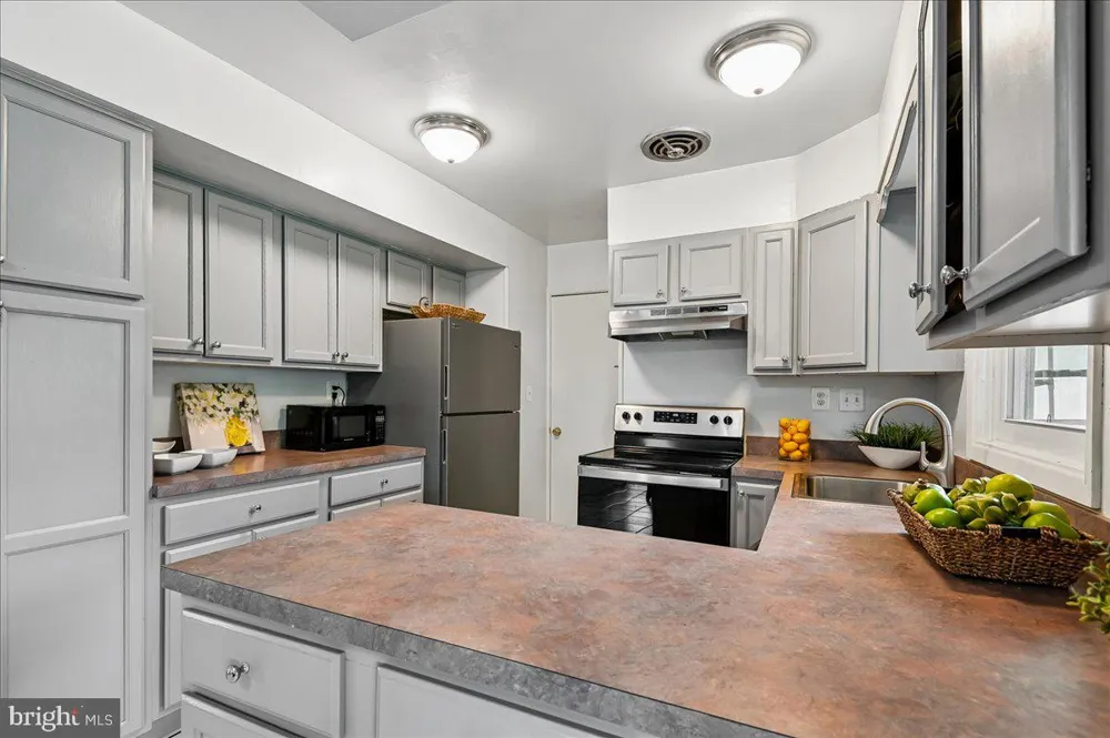 2615 KENNISON LANE Bowie, MD 20715