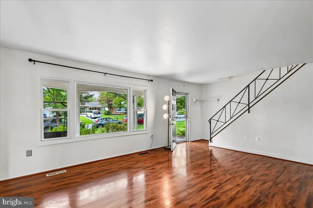 2615 KENNISON LANE Bowie, MD 20715