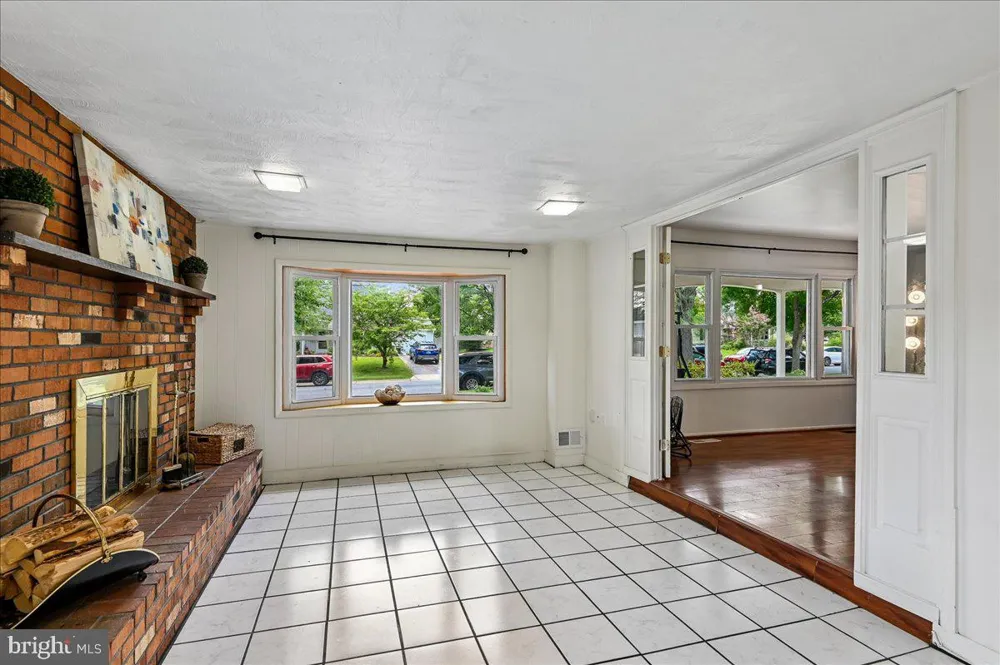 2615 KENNISON LANE Bowie, MD 20715