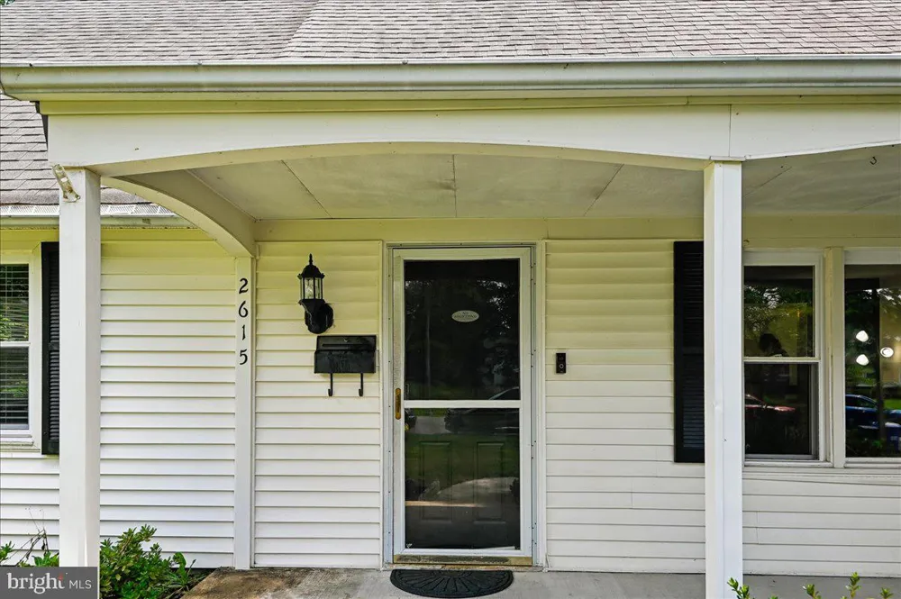 2615 KENNISON LANE Bowie, MD 20715