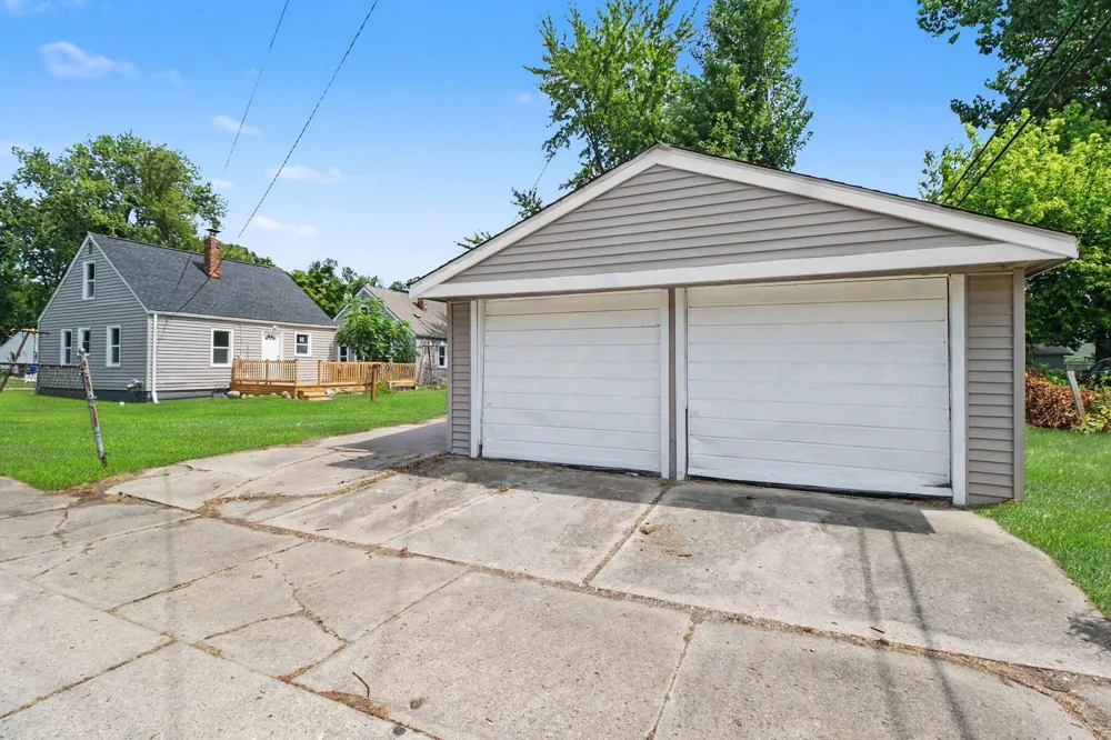 26279 Lehigh Street Inkster, MI 48141
