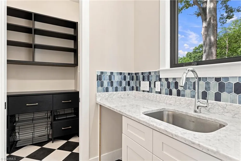 6407 Vedic Drive Whitsett, NC 27377