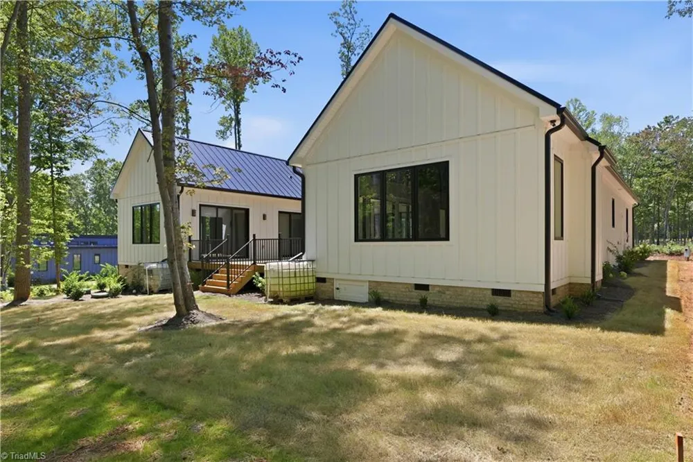6407 Vedic Drive Whitsett, NC 27377