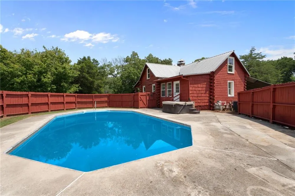 2059 Cave Spring Road Cedartown, GA 30125