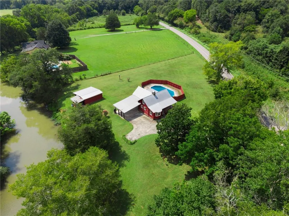 2059 Cave Spring Road Cedartown, GA 30125
