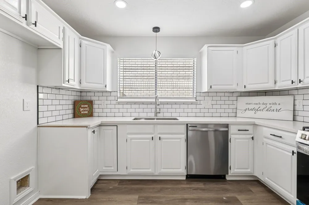 4634 Stonemede Drive Friendswood, TX 77546