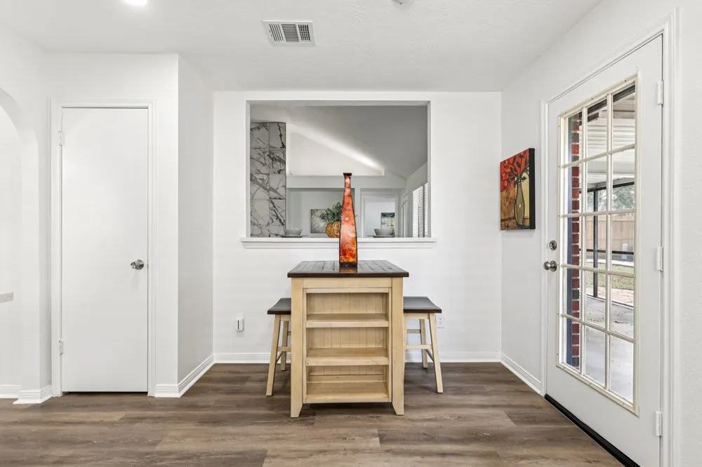 4634 Stonemede Drive Friendswood, TX 77546