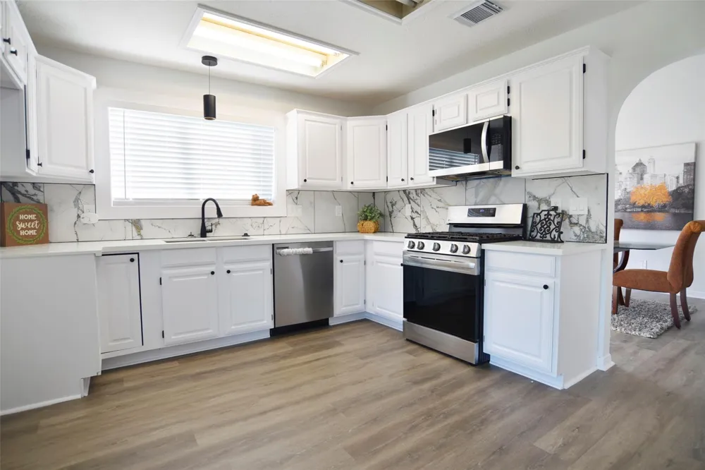 4634 Stonemede Drive Friendswood, TX 77546