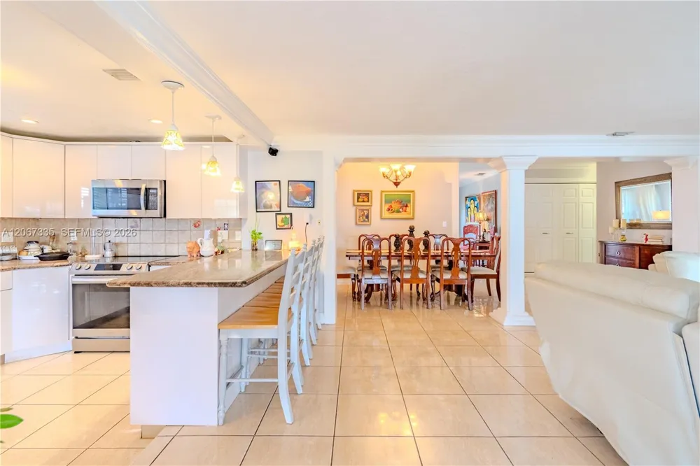 990 W 56th St Hialeah, FL 33012