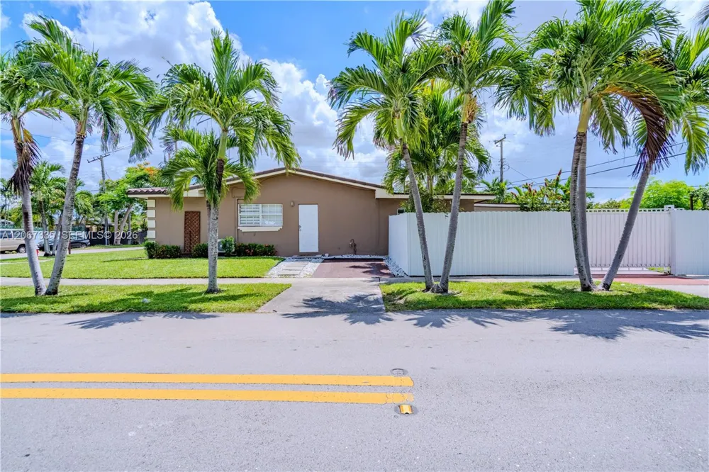 990 W 56th St Hialeah, FL 33012