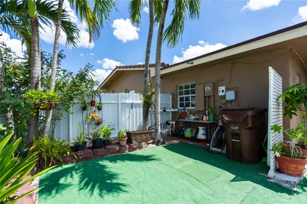 990 W 56th St Hialeah, FL 33012