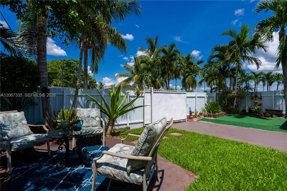 990 W 56th St Hialeah, FL 33012