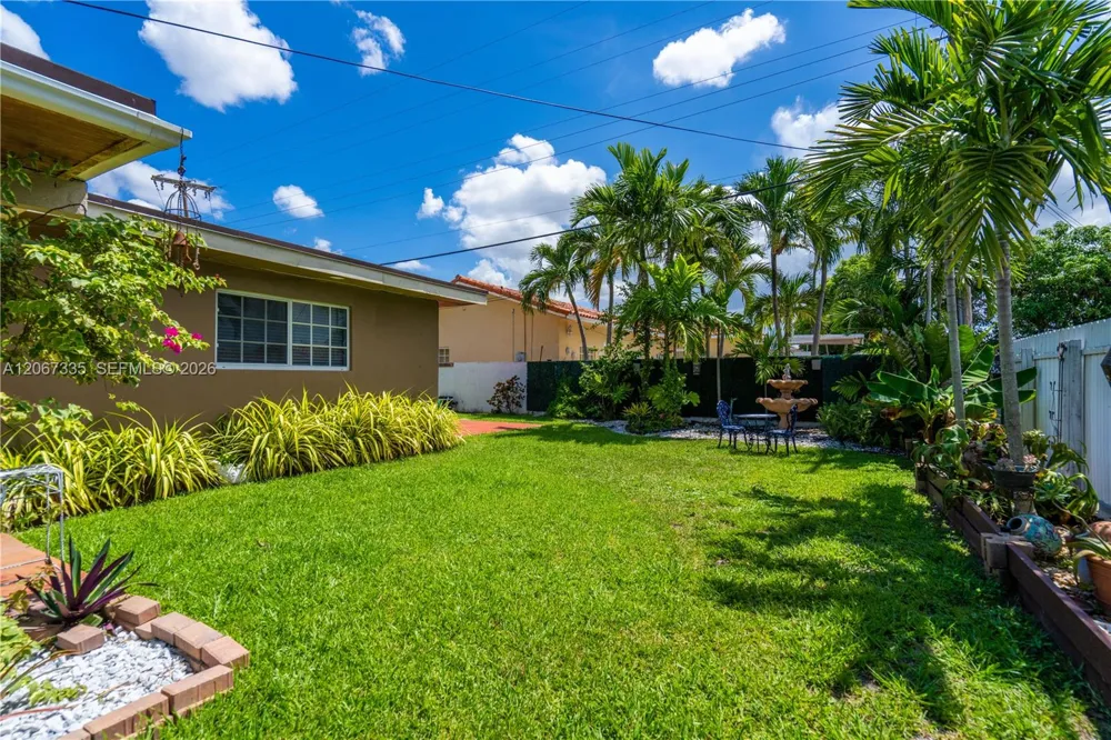 990 W 56th St Hialeah, FL 33012