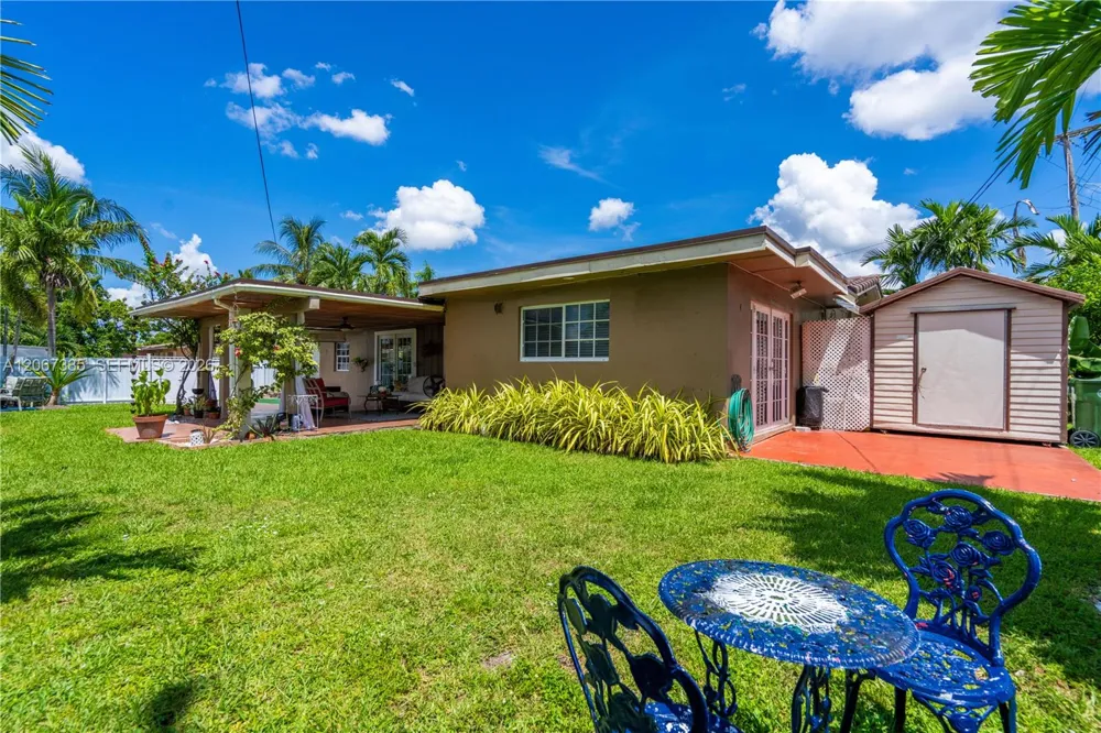 990 W 56th St Hialeah, FL 33012