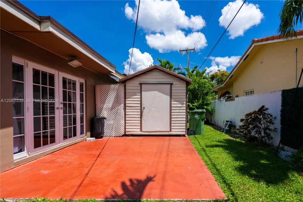 990 W 56th St Hialeah, FL 33012
