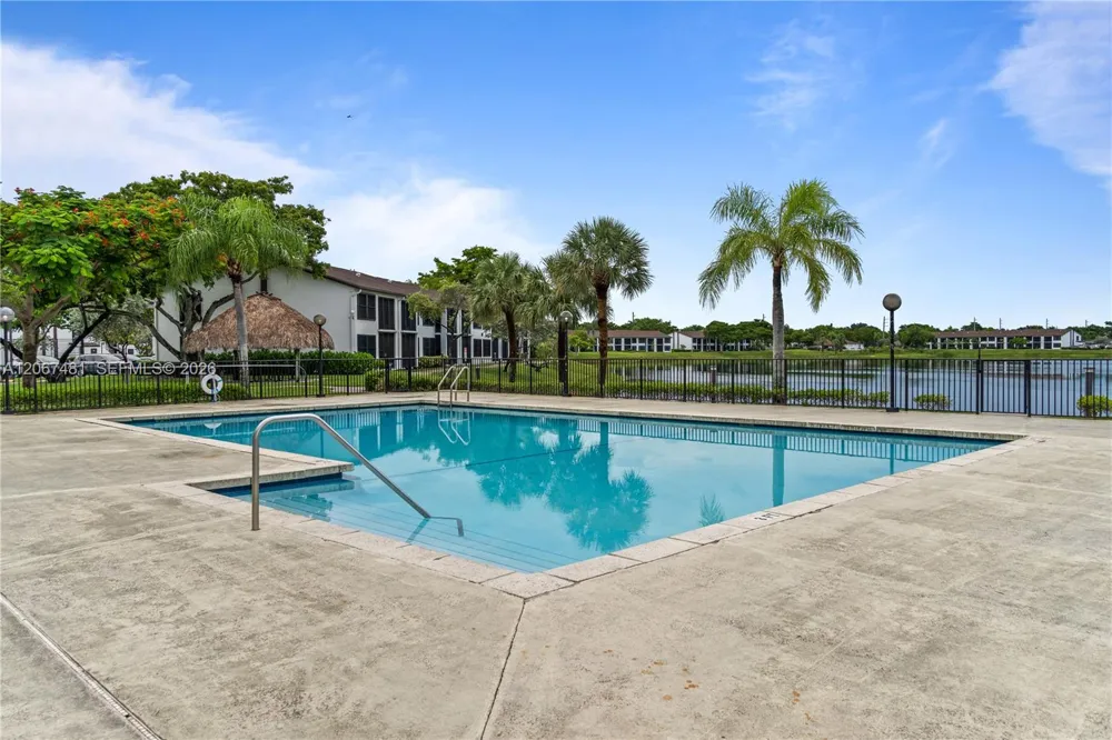 213 Lake Pointe Dr #203 Oakland Park, FL 33309