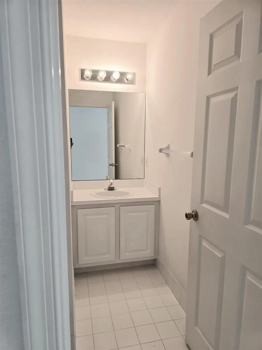 10589 NW 56th Place Coral Springs, FL 33076