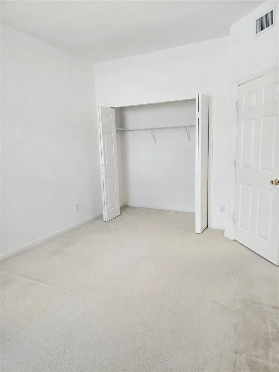 10589 NW 56th Place Coral Springs, FL 33076