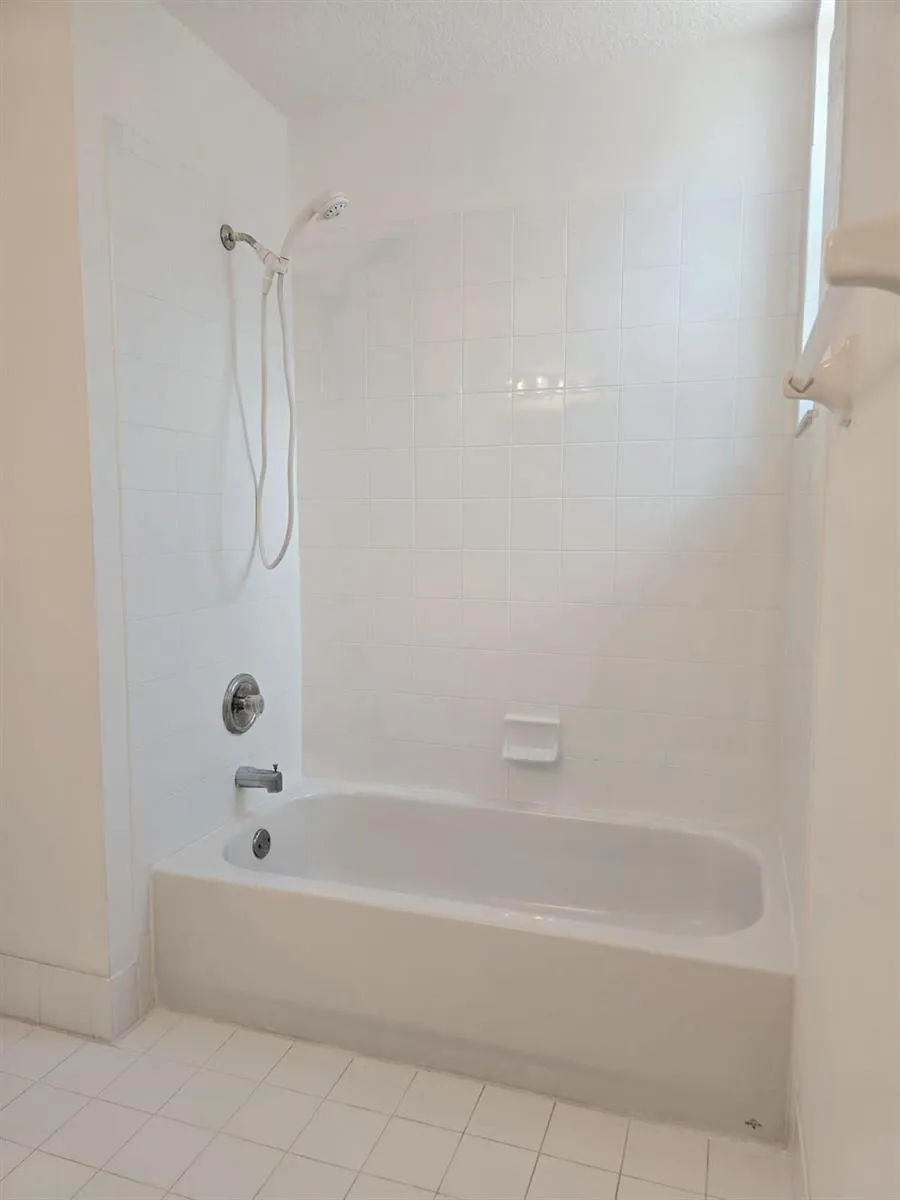 10589 NW 56th Place Coral Springs, FL 33076