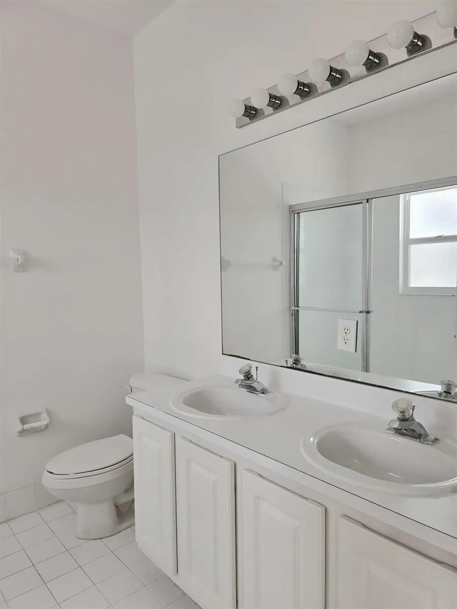 10589 NW 56th Place Coral Springs, FL 33076