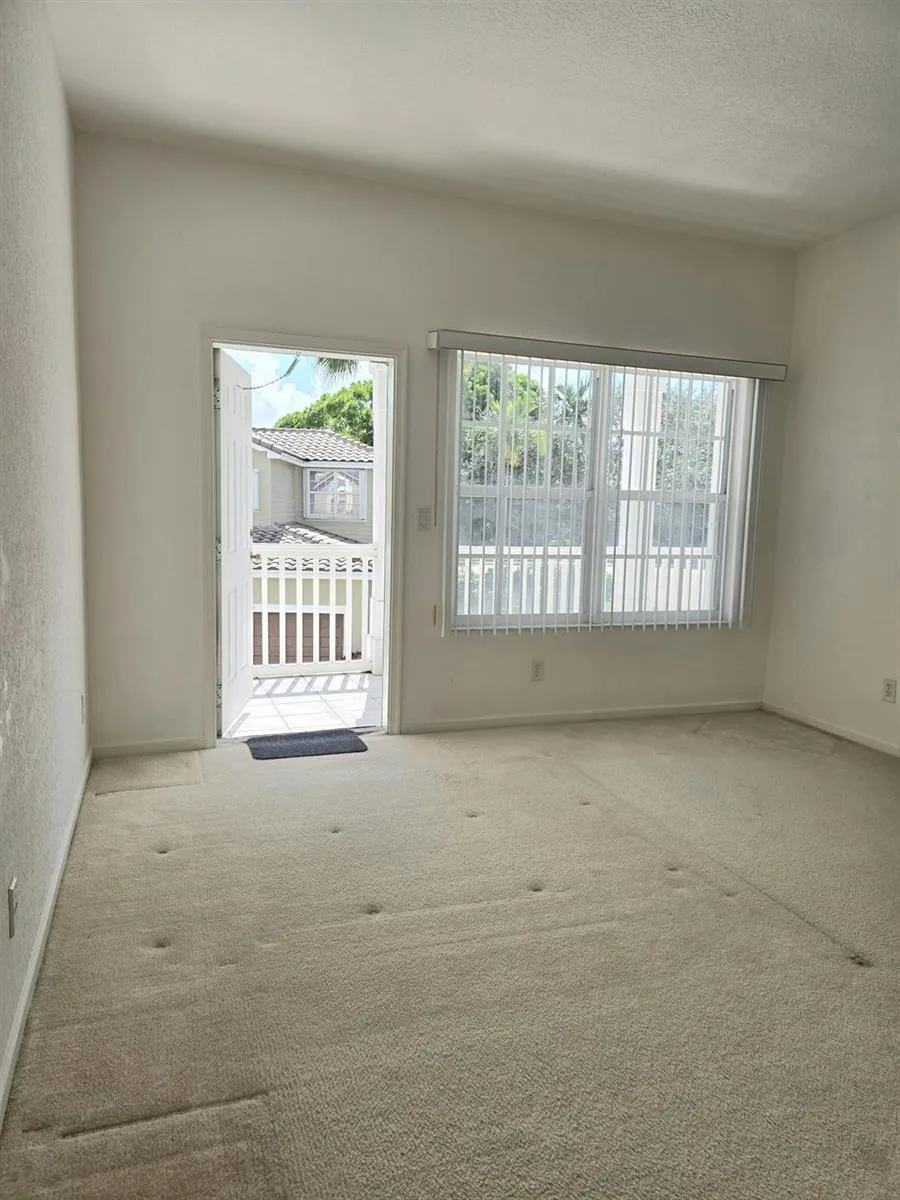 10589 NW 56th Place Coral Springs, FL 33076