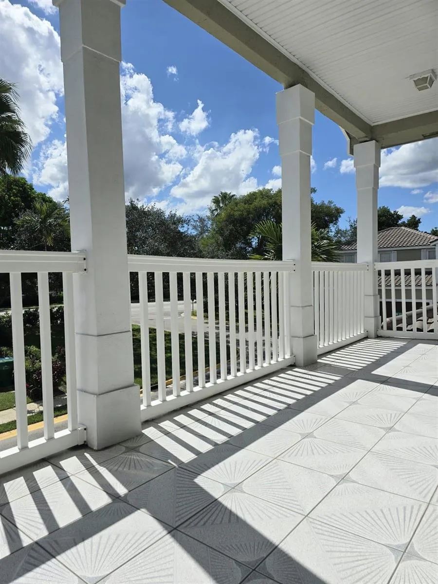 10589 NW 56th Place Coral Springs, FL 33076
