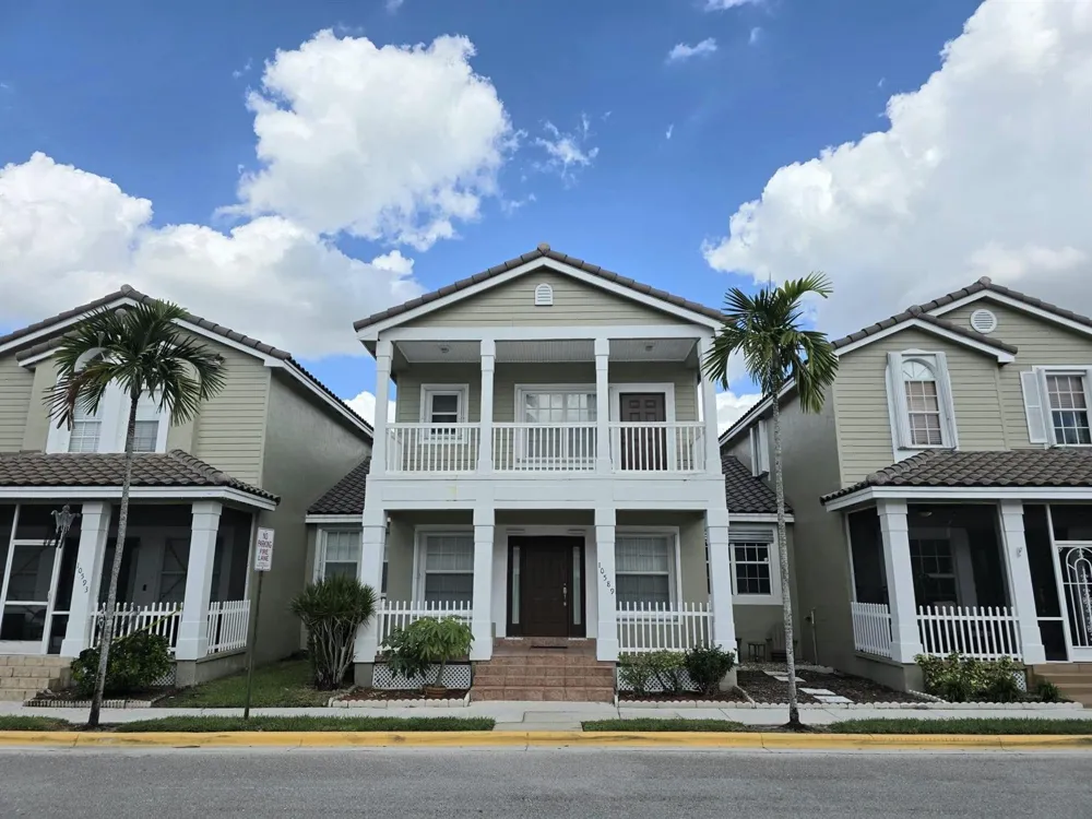 10589 NW 56th Place Coral Springs, FL 33076