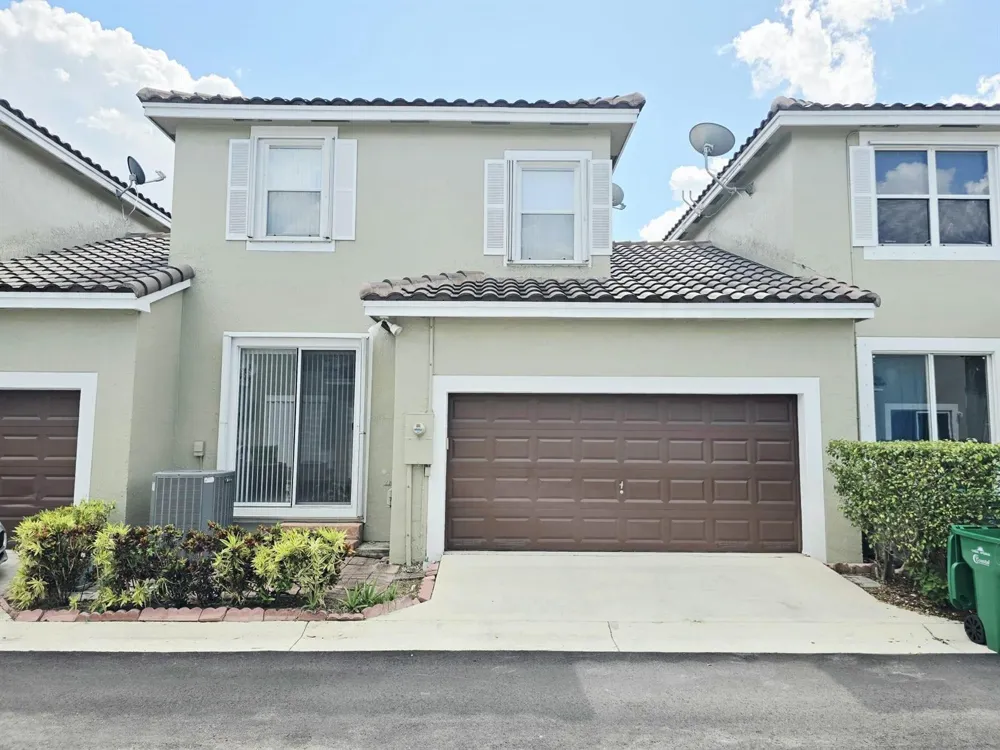 10589 NW 56th Place Coral Springs, FL 33076