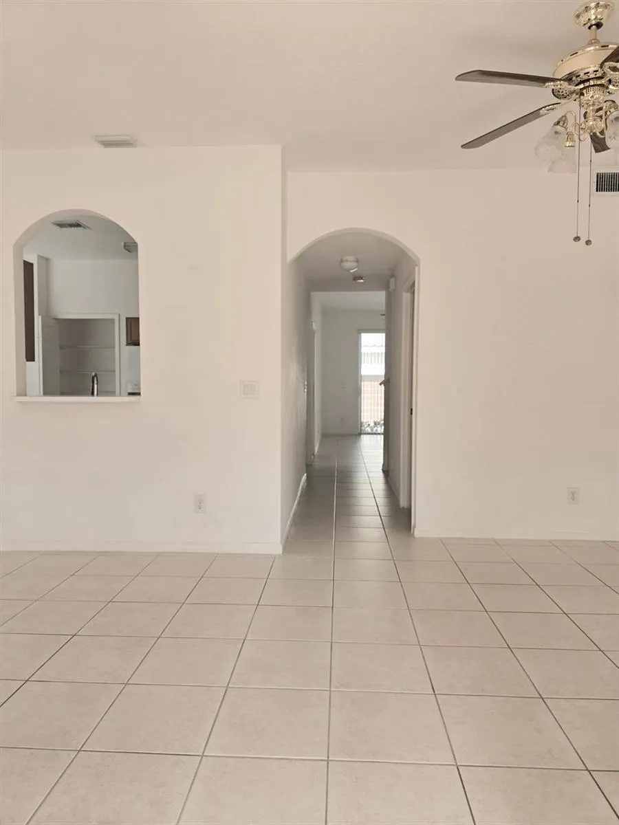 10589 NW 56th Place Coral Springs, FL 33076