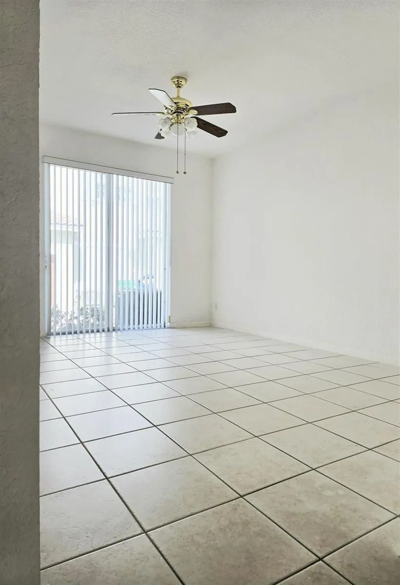 10589 NW 56th Place Coral Springs, FL 33076