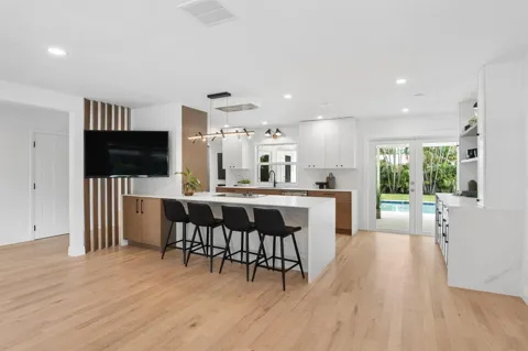 1551 SW 10TH STREET