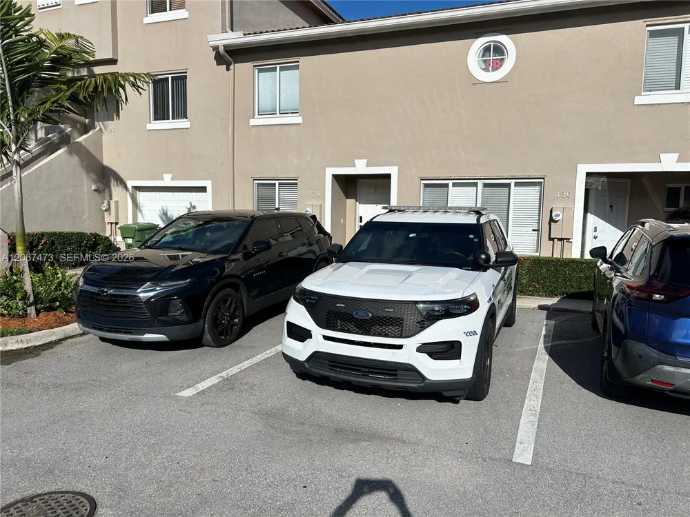 128 Riviera Cir #128 Weston, FL 33326