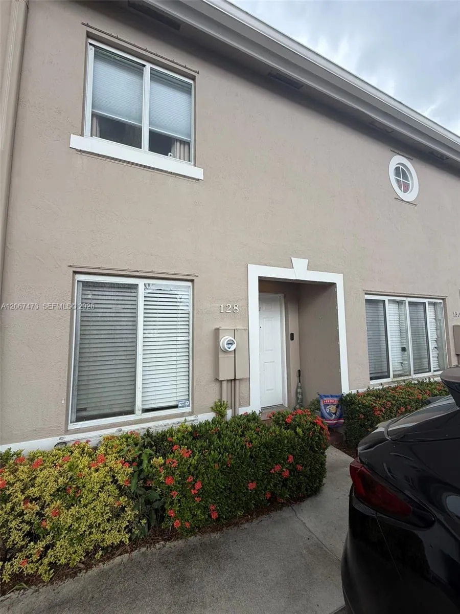128 Riviera Cir #128 Weston, FL 33326