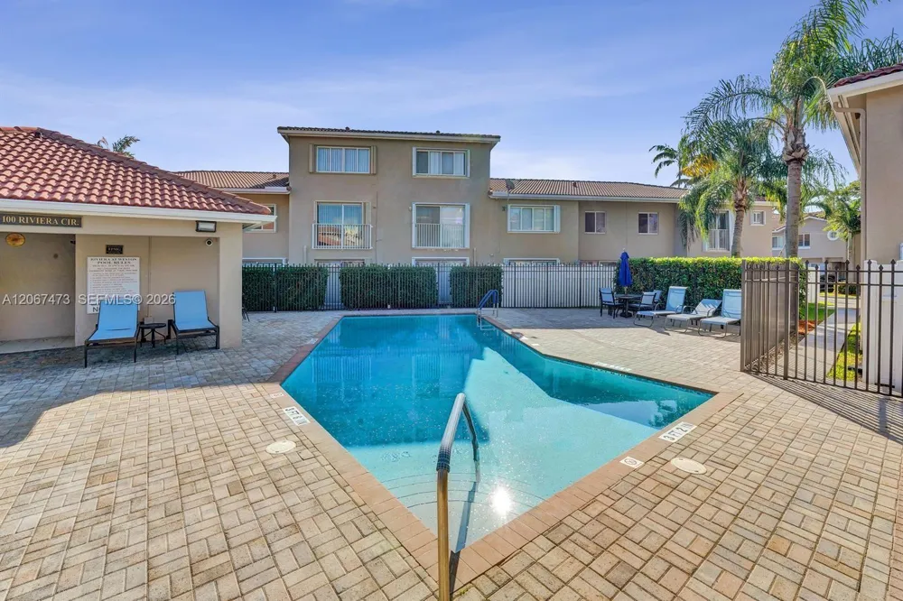 128 Riviera Cir #128 Weston, FL 33326