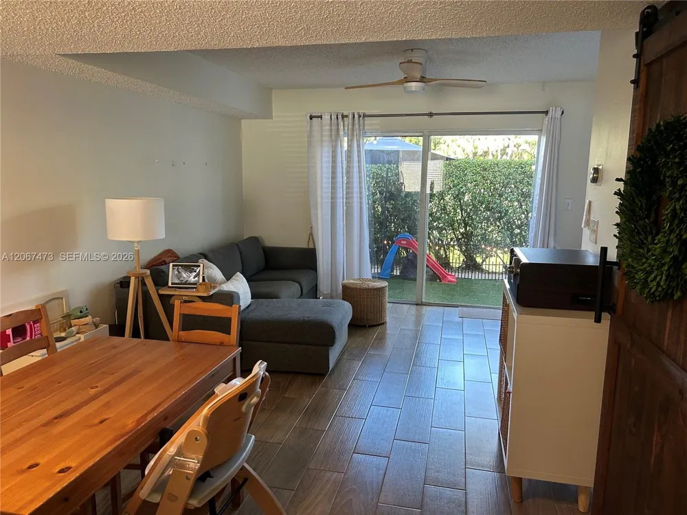 128 Riviera Cir #128 Weston, FL 33326
