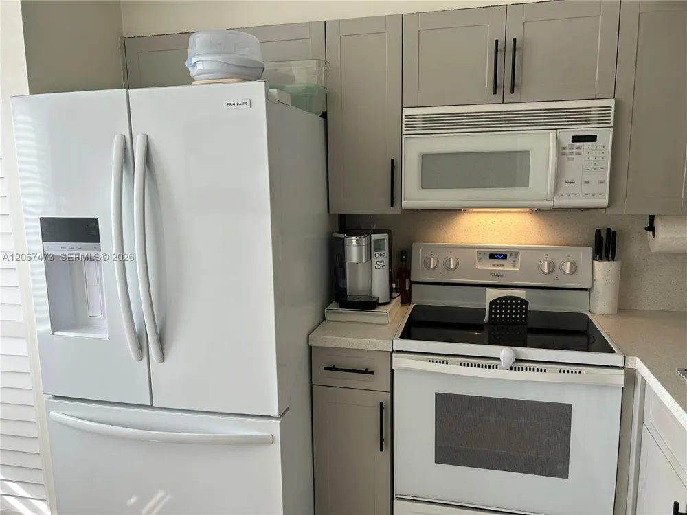 128 Riviera Cir #128 Weston, FL 33326