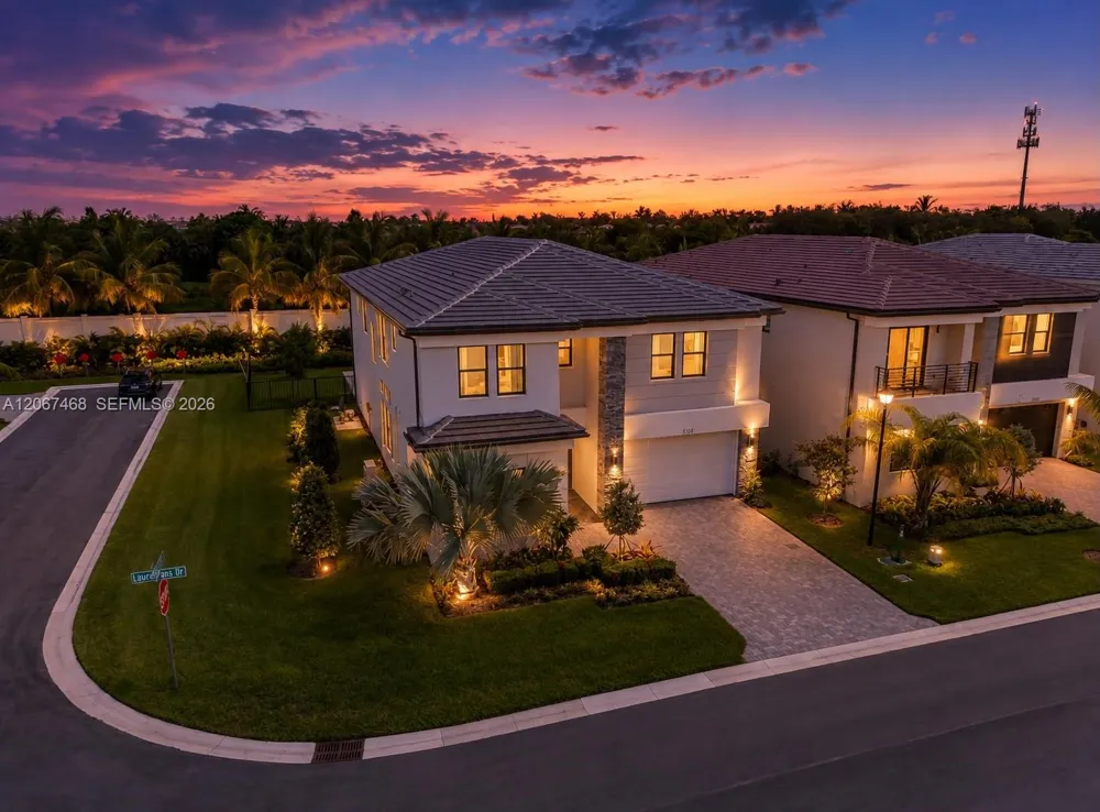 8151 Laurel Falls Dr Boca Raton, FL 33496