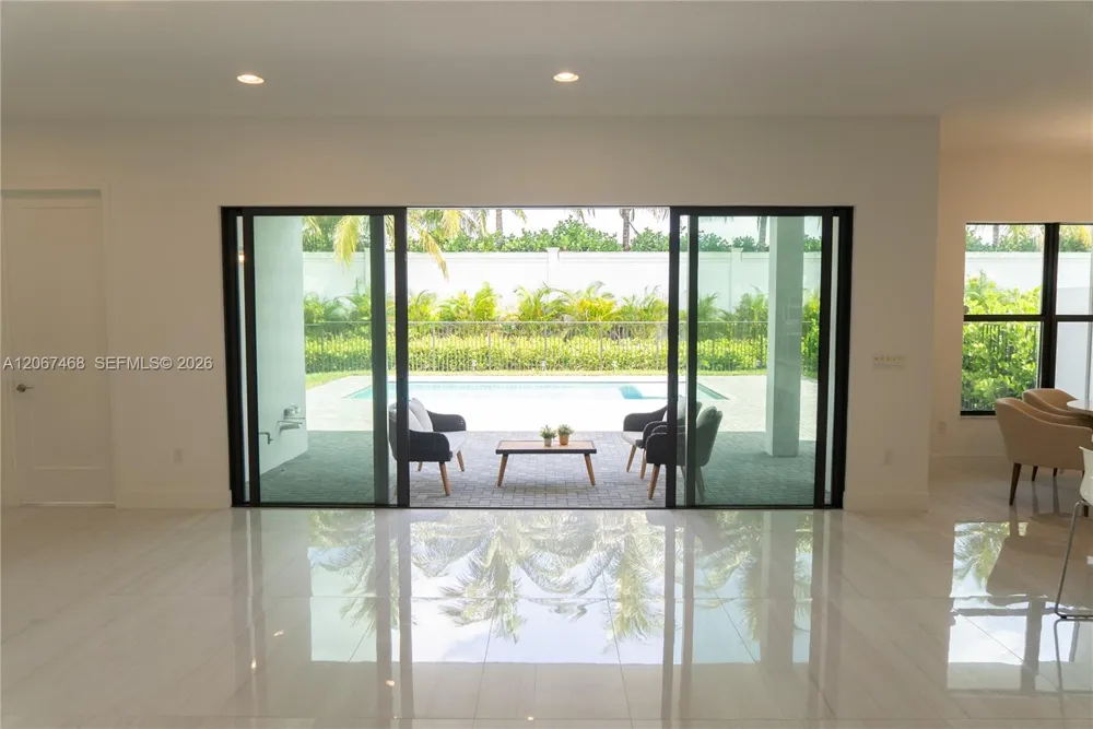 8151 Laurel Falls Dr Boca Raton, FL 33496